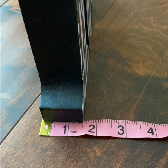 Zebra Print Standing “M” Letter - Picture 5 of 5